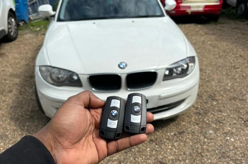 Car keys of a BMW